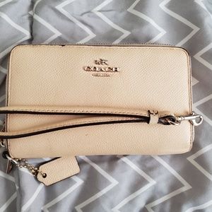 Coach wristlet like new